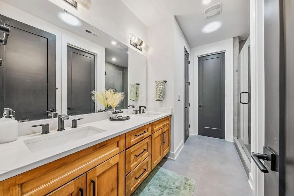 Holiday home Modern 4Br Retreat In Uptown! Villa Charlotte