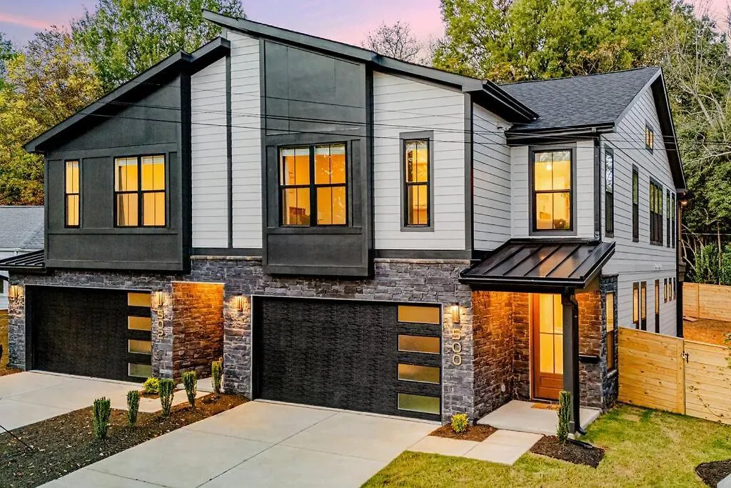 Modern 4Br Retreat In Uptown! Villa Charlotte Holiday home