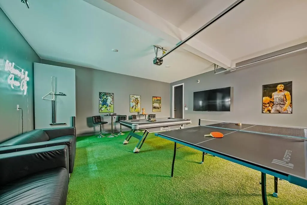 Modern 4Br Retreat In Uptown! Villa Charlotte